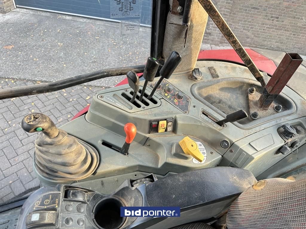 Massey Ferguson 6255