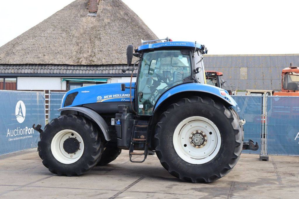 Traktor New Holland T7.220 4WD Diesel 162kW