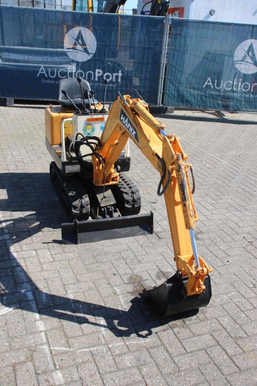 Minigraver Hanix N080-2 Diesel