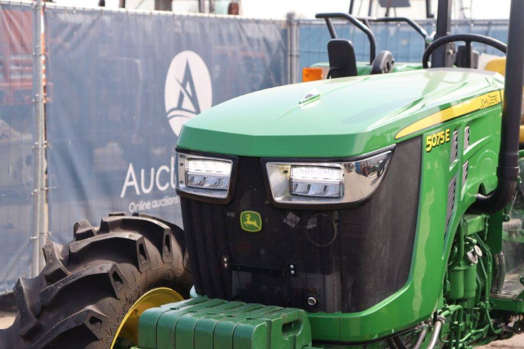 Tractor John Deere 5075E 4WD Diesel 65hp 2023