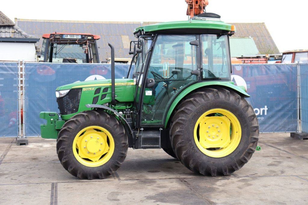 Tractor John Deere 5075E 4WD Diesel 65hp 2024