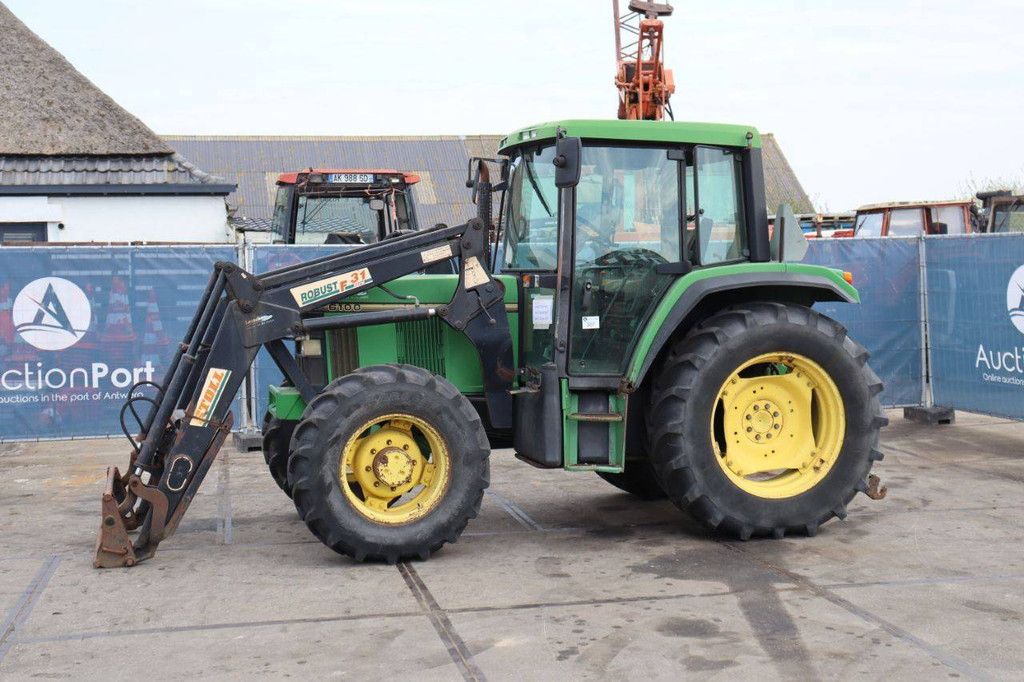 John Deere 6100 Dieseltraktor, 106 PS, Baujahr 2013, mit Frontlader