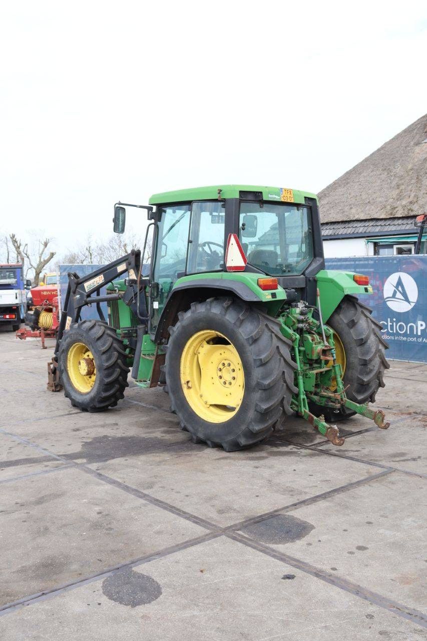 John Deere 6100 Dieseltraktor, 106 PS, Baujahr 2013, mit Frontlader