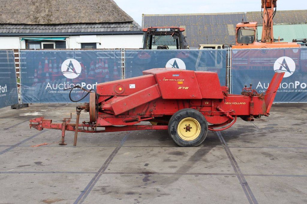 Balenpers New Holland Super Hayliner 276