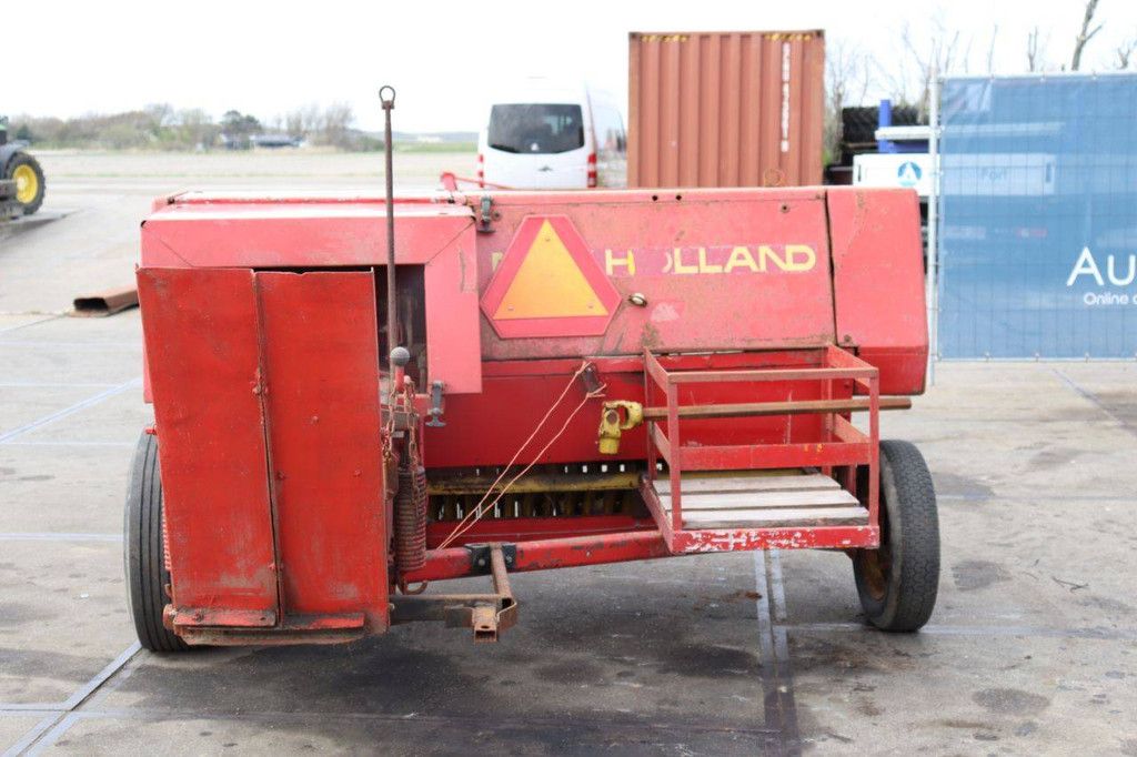 Balenpers New Holland Super Hayliner 276