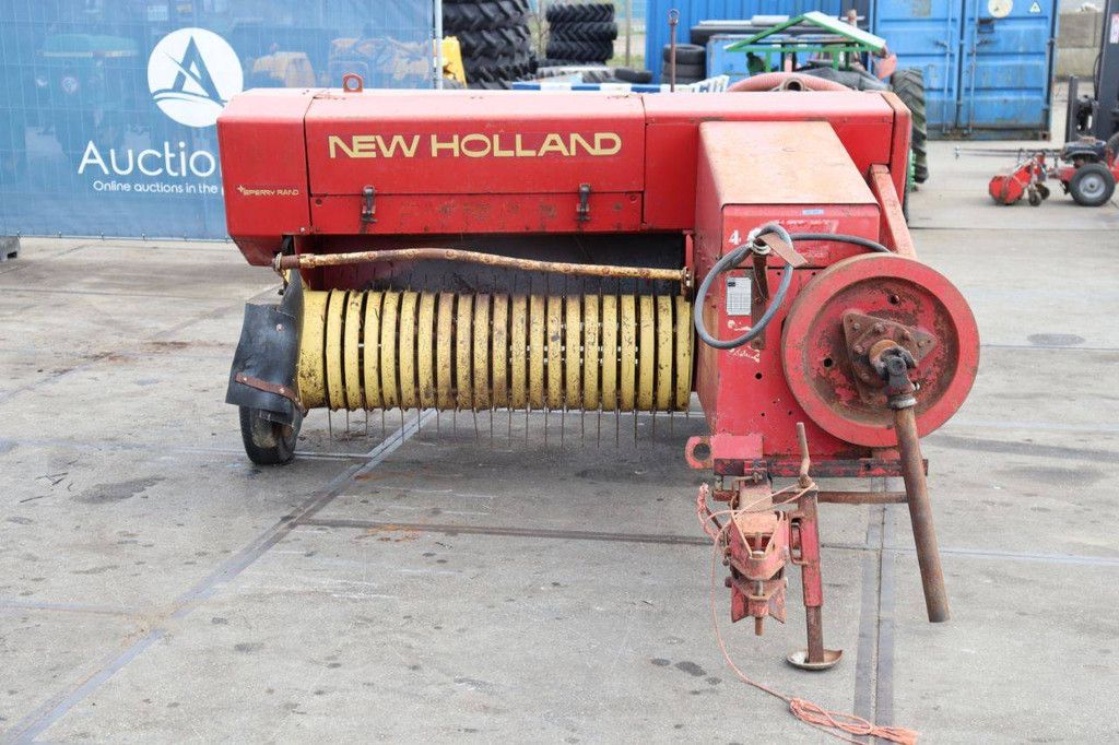 Balenpers New Holland Super Hayliner 276