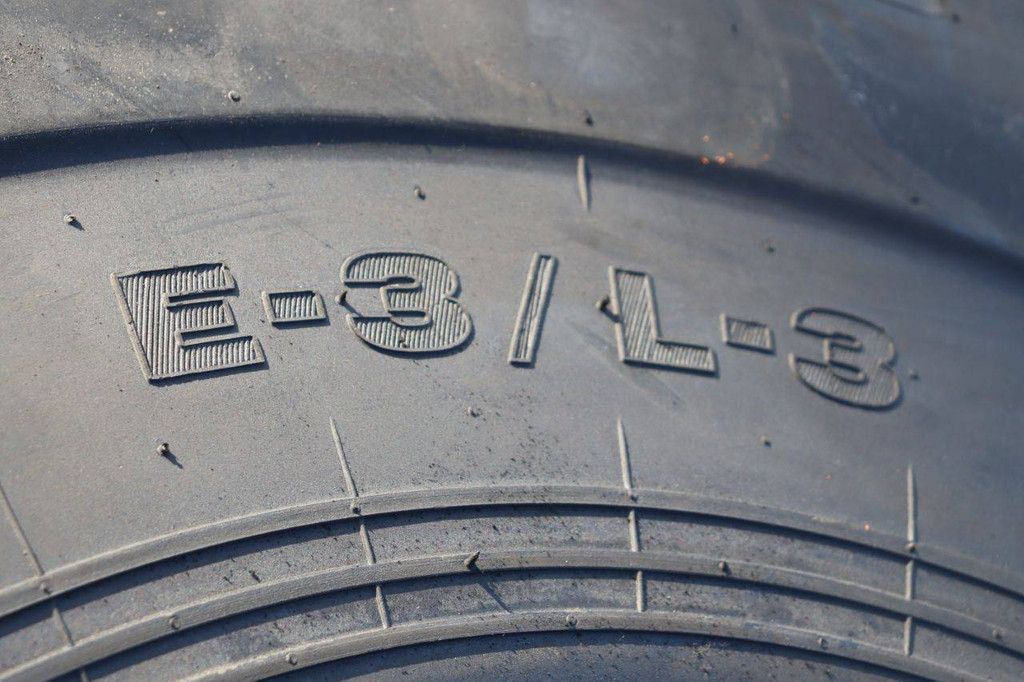 Batch of Forcestone 26.5-25 28PR tires, 4 pieces