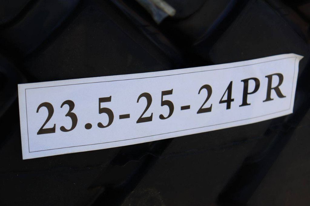 Konvolut Forcestone 23.5-25-24PR Reifen, 4 Stück, neu