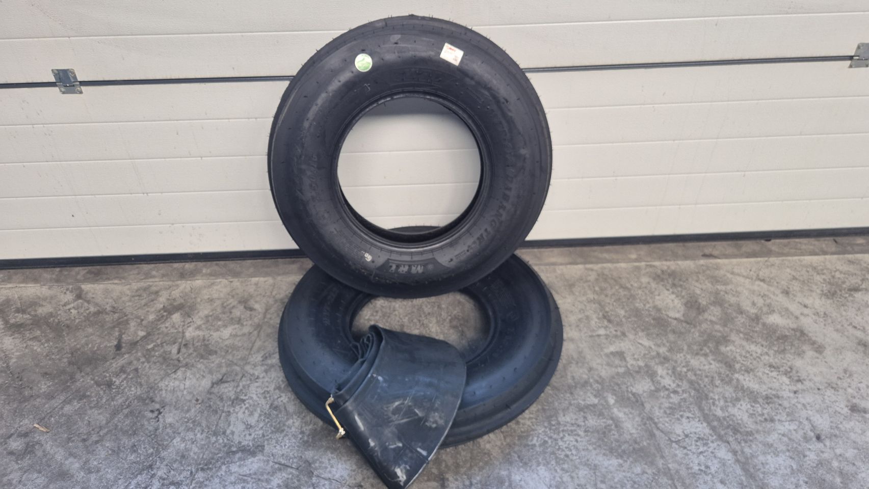 MRL 7.50-16 3 rib voorbanden met binnenband