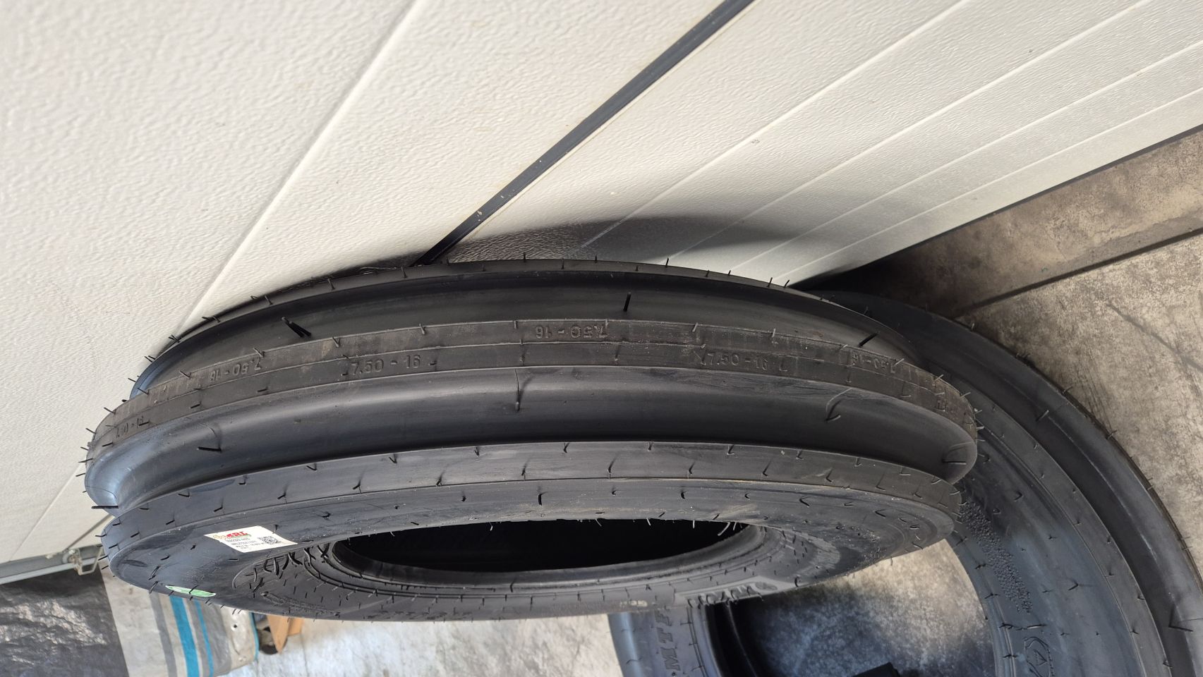 MRL 7.50-16 3 rib voorbanden met binnenband