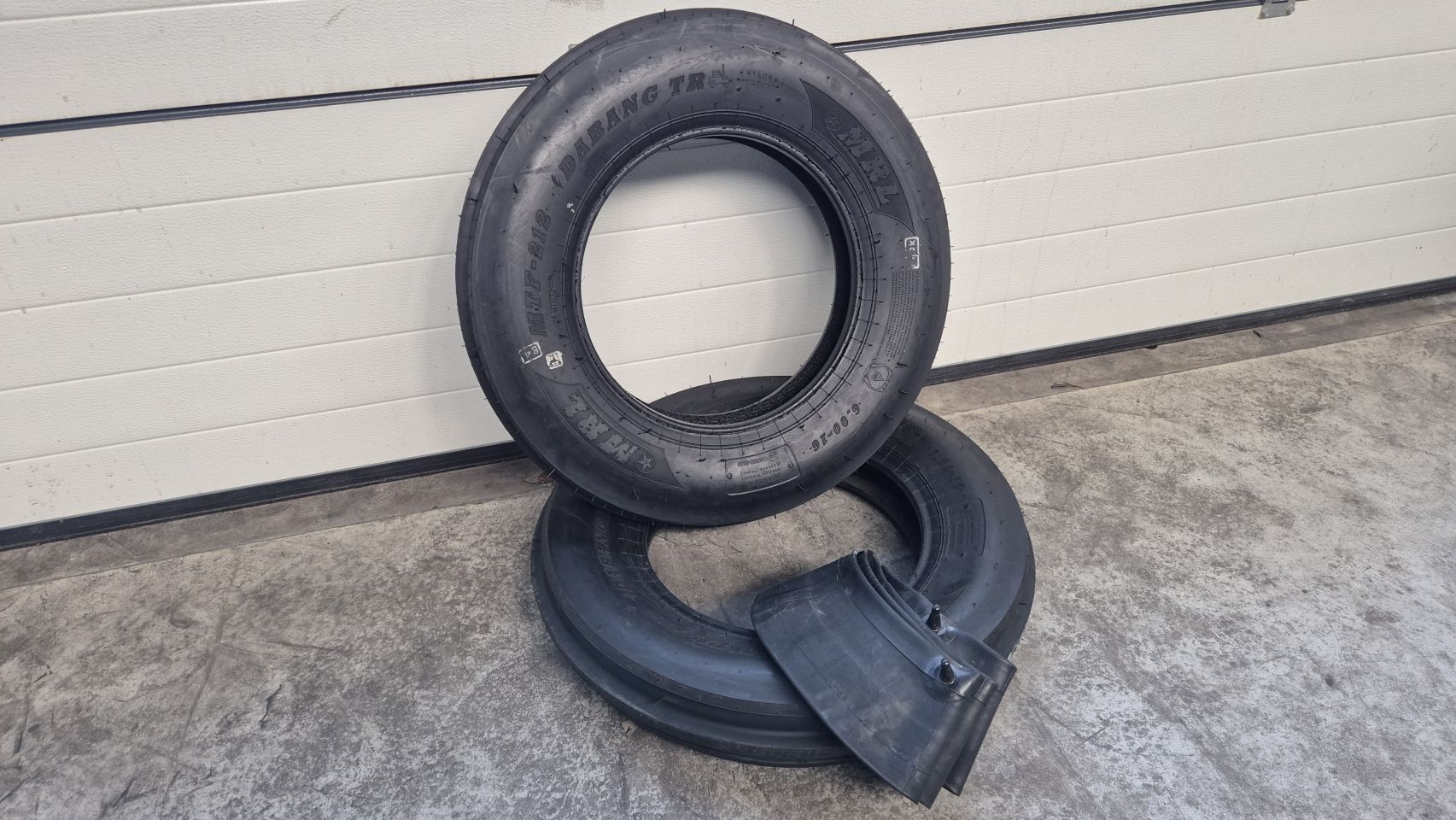 MRL 6.00-16 voorbanden 3 rib met binnenband