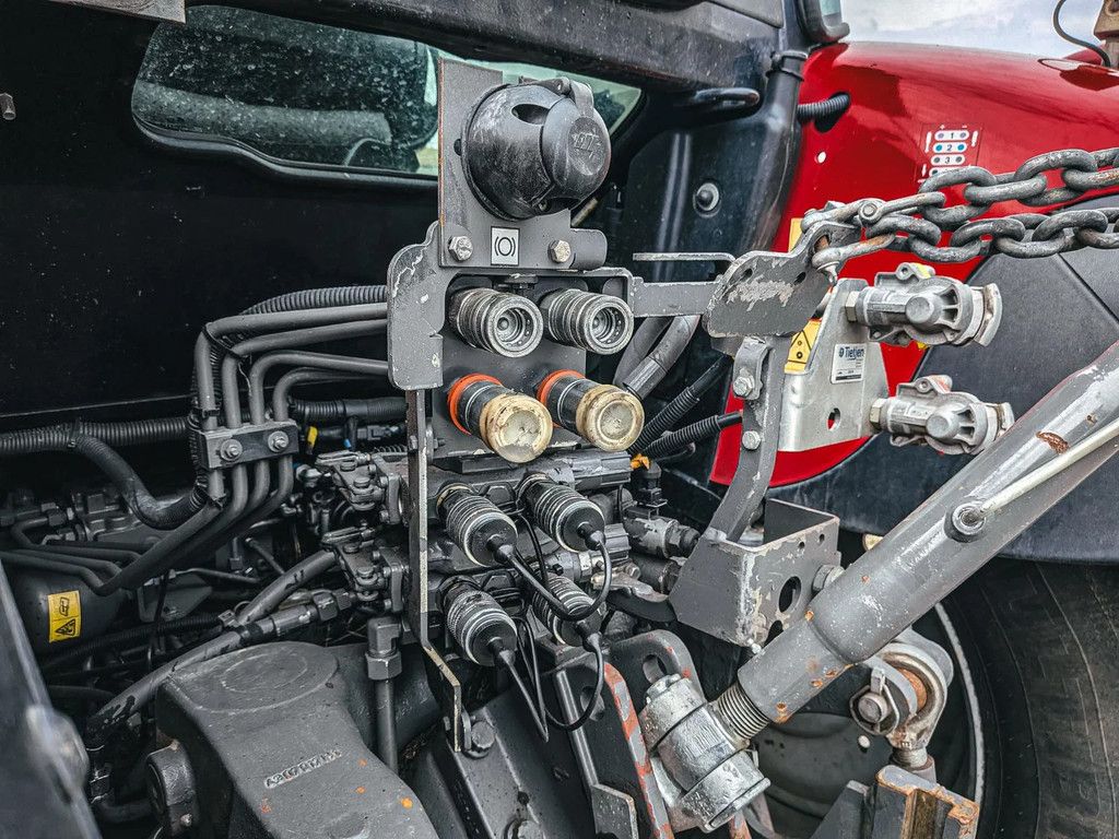 Massey Ferguson 5711 VB-V64D23LA712A