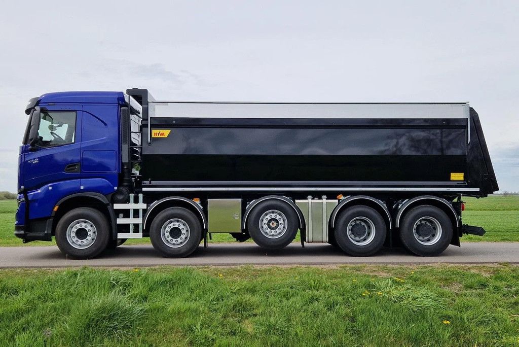 Iveco X-Way 10x4 midlift 49-ton met Hyva achteroverkipper