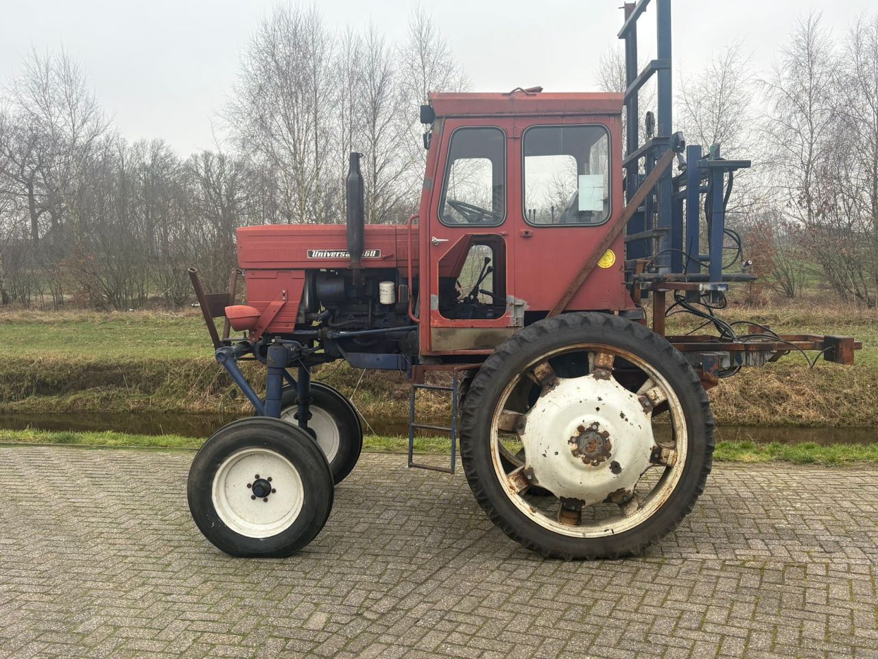 Universal 460 portaal tractor