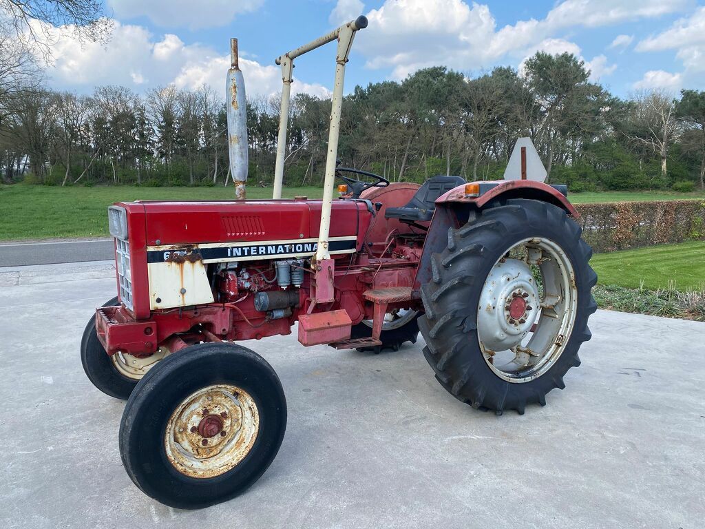 Case-International 633