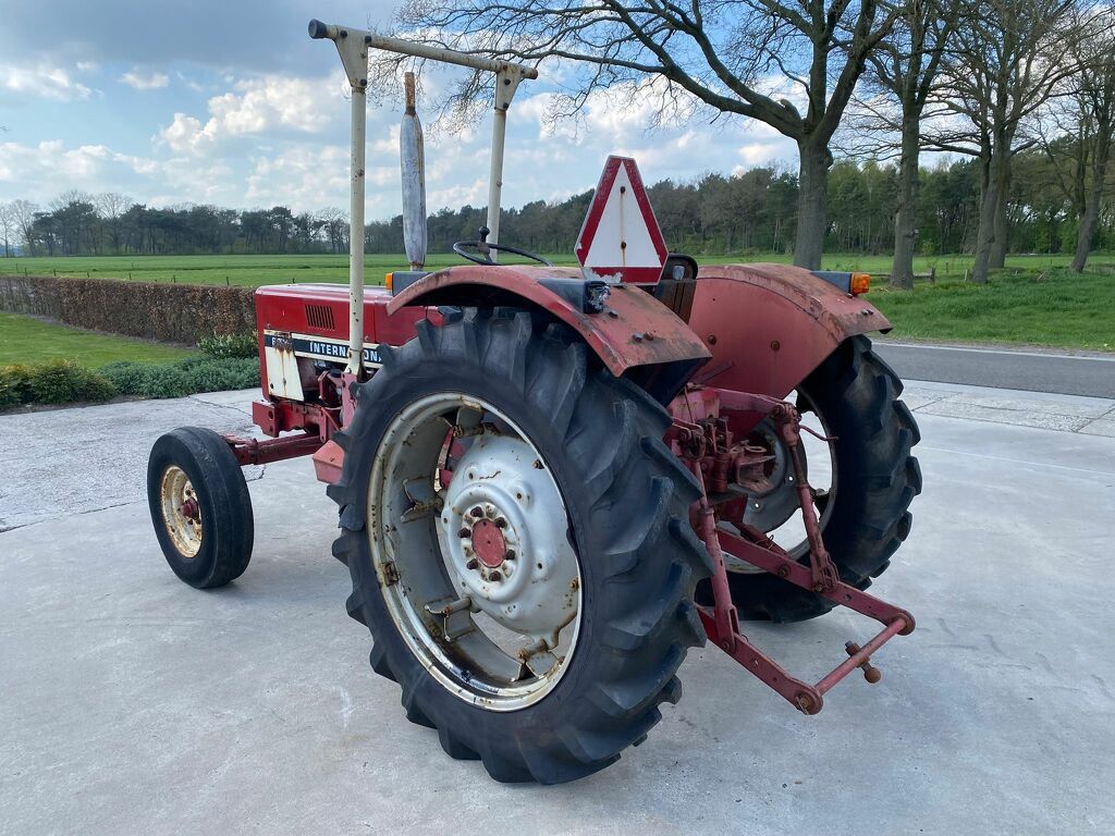 Case-International 633