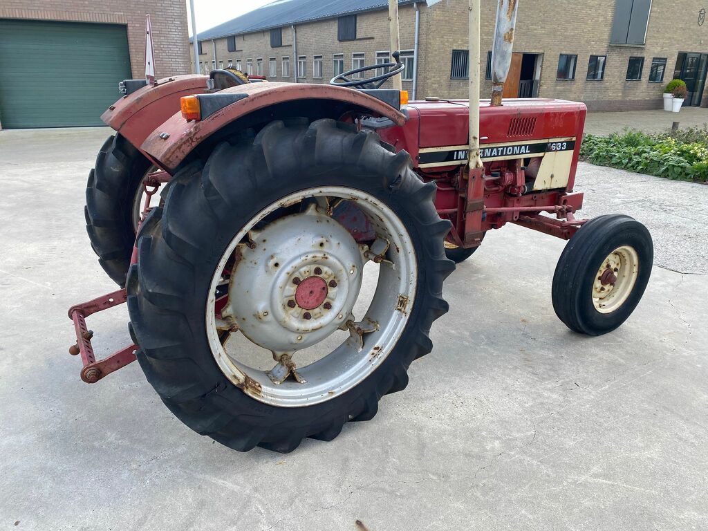 Case-International 633