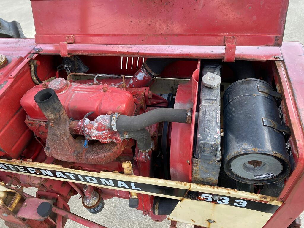 Case-International 633