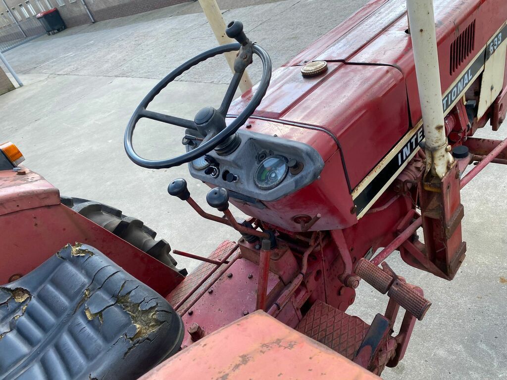 Case-International 633