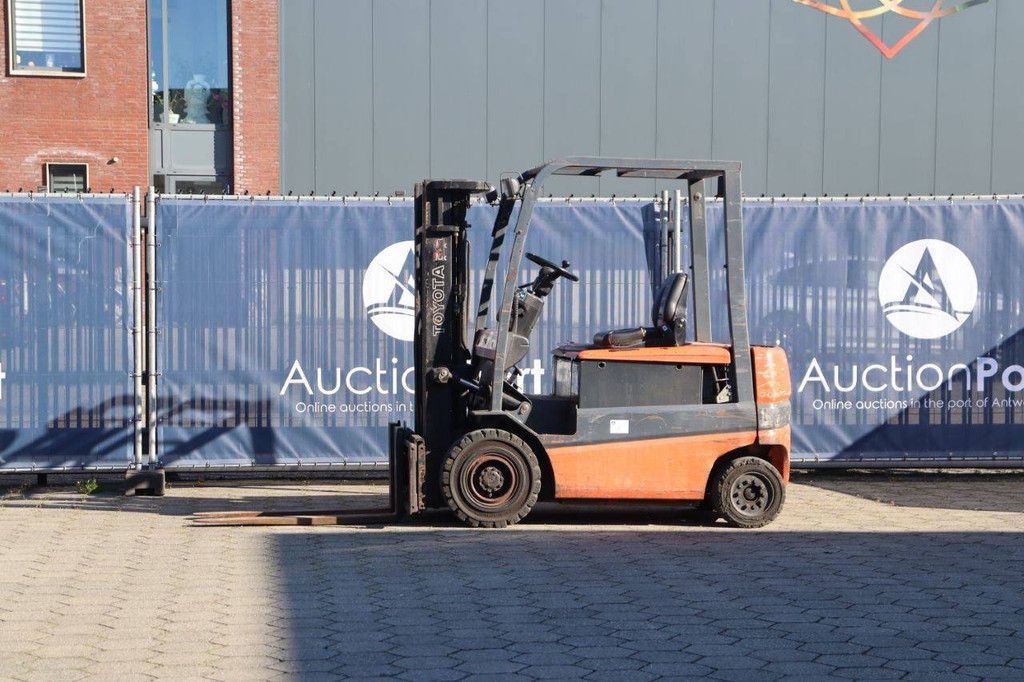 Toyota FBMF25 Electric Forklift 2500kg 4.3m 2001