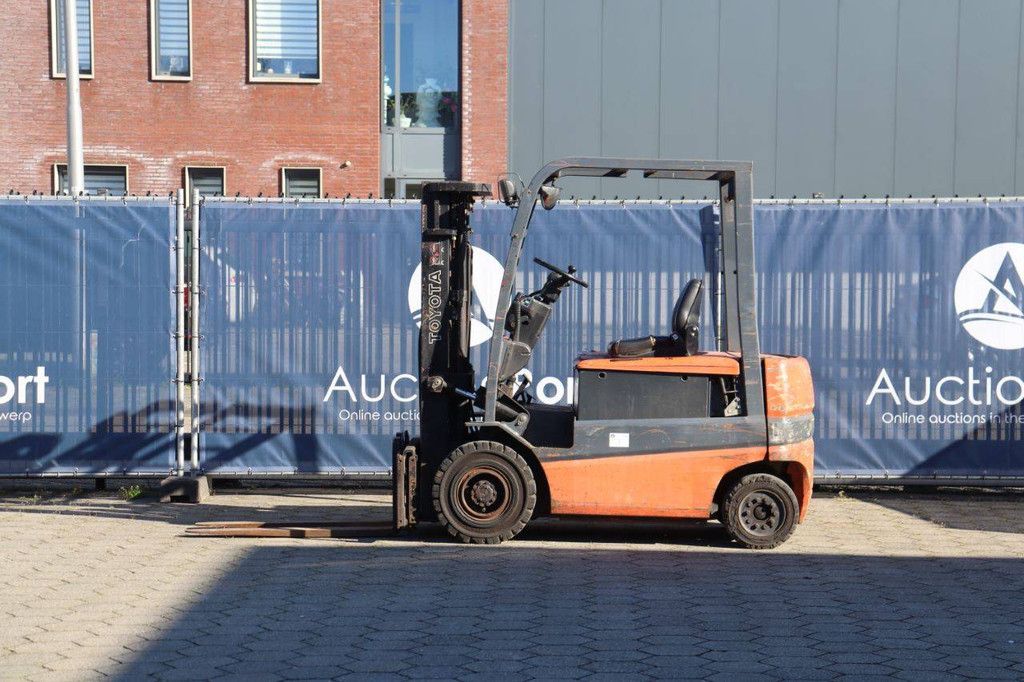 Toyota FBMF25 Electric Forklift 2500kg 4.3m 2001