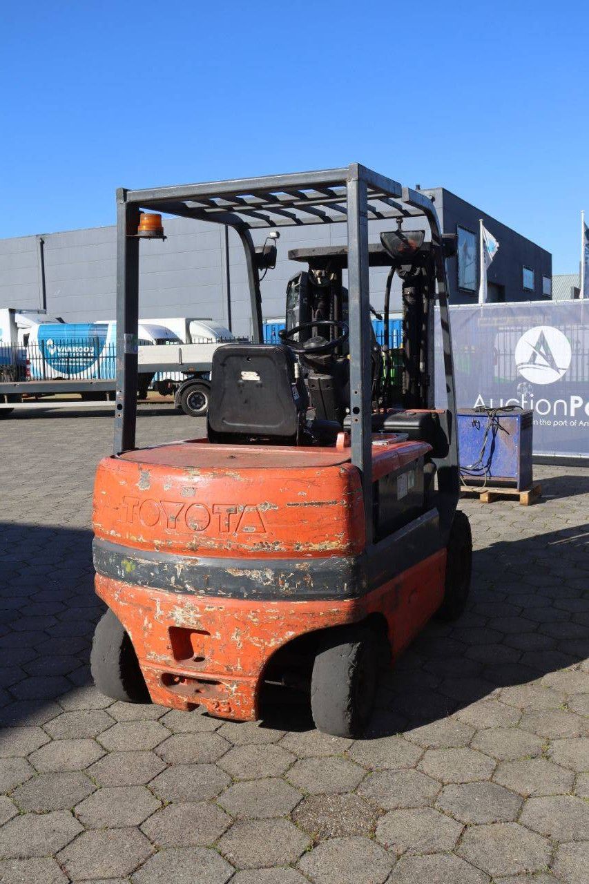 Toyota FBMF25 Electric Forklift 2500kg 4.3m 2001