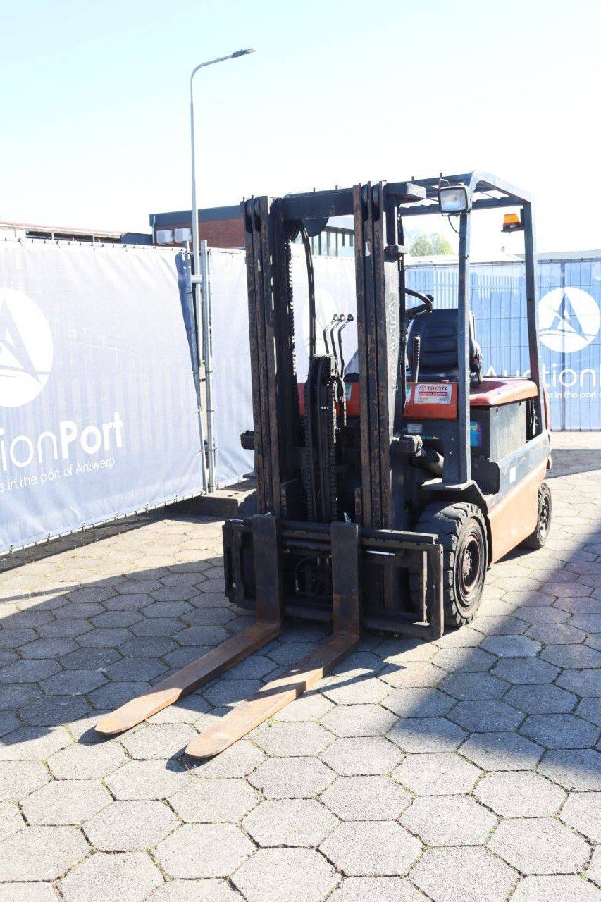 Toyota FBMF25 Electric Forklift 2500kg 4.3m 2001