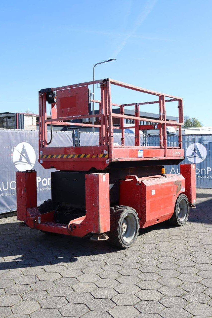 Manitou 120 SC Diesel-Scherenarbeitsbühne 12 m 2011