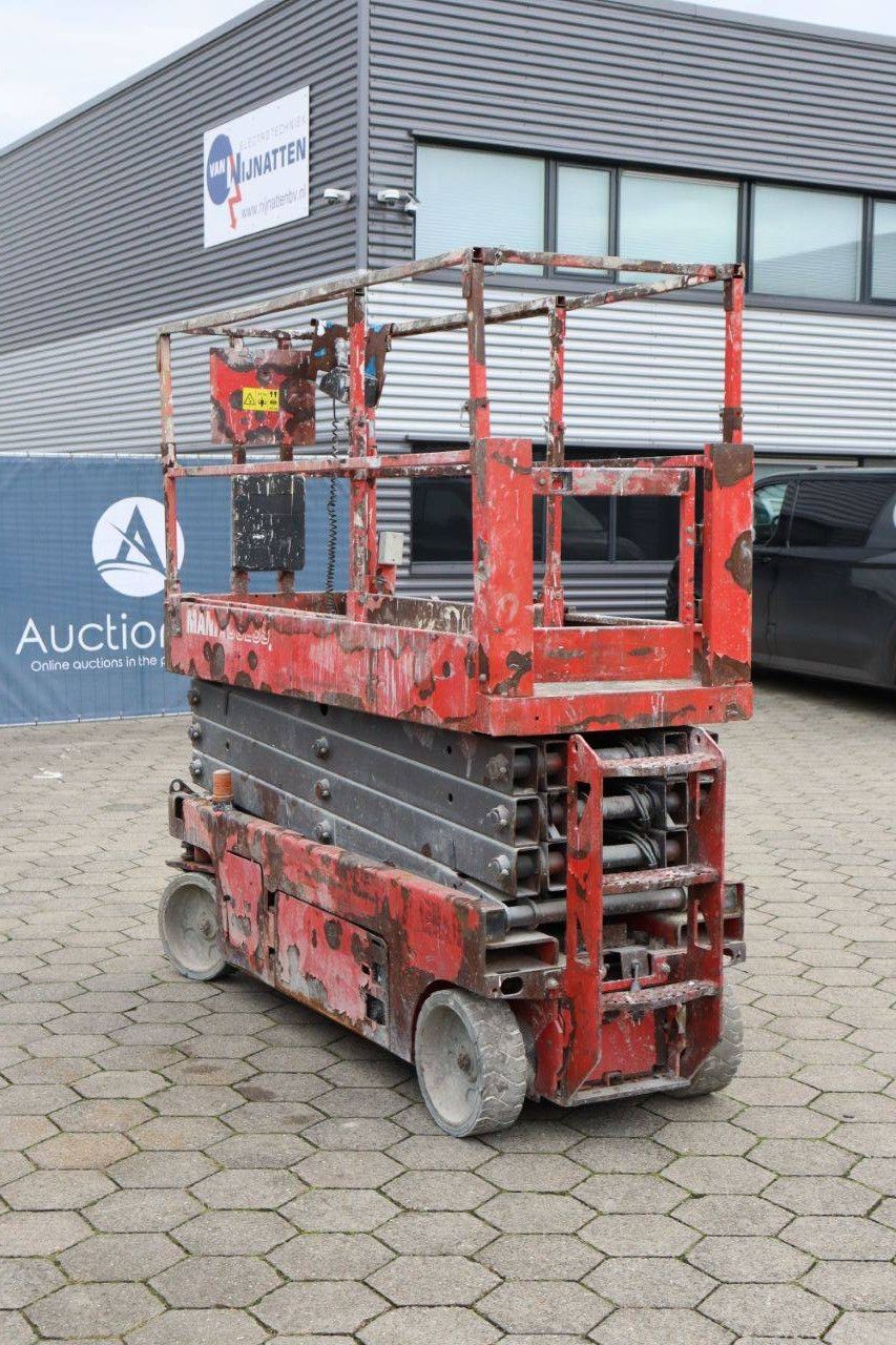 Scissor lift ManiAccess Electric Scissor Lift 2012