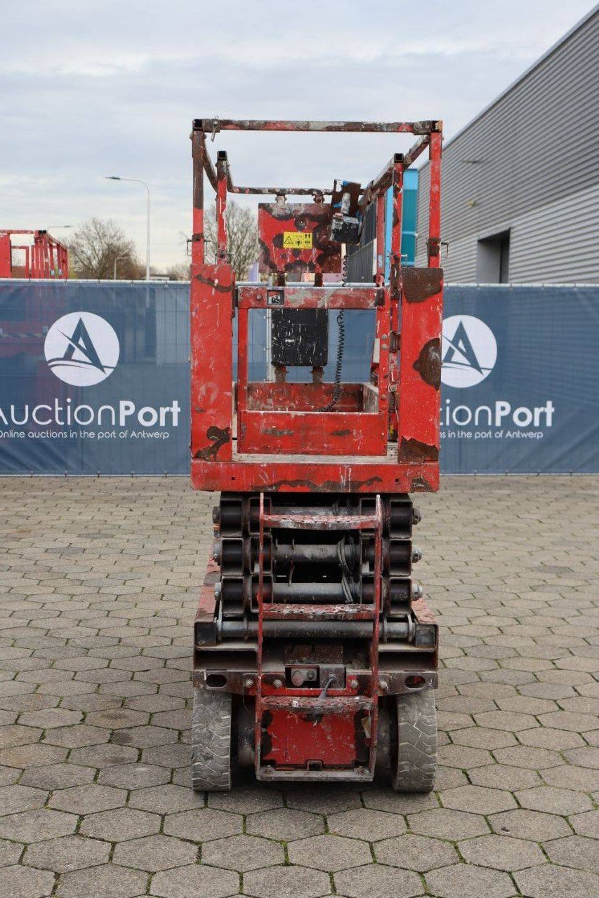 Scissor lift ManiAccess Electric Scissor Lift 2012