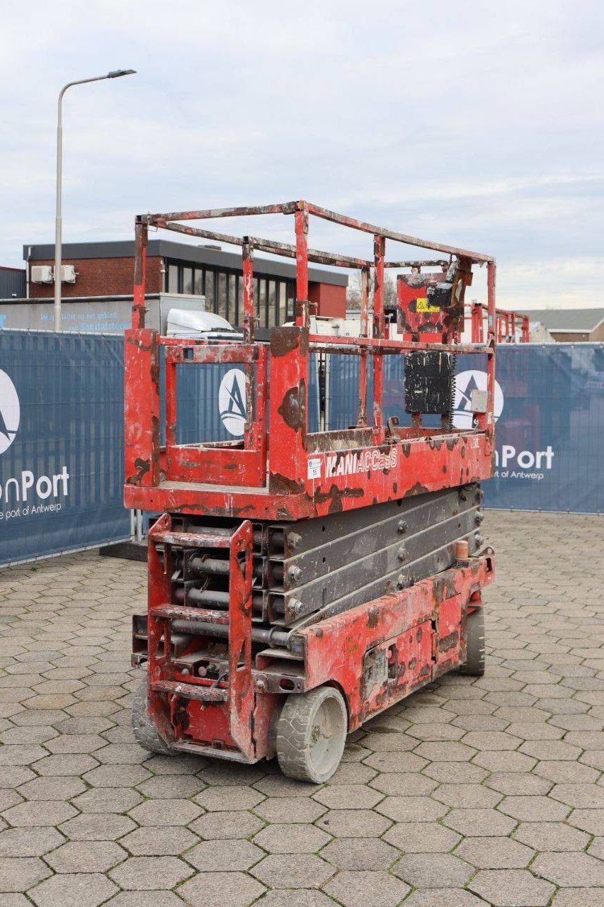 Scissor lift ManiAccess Electric Scissor Lift 2012