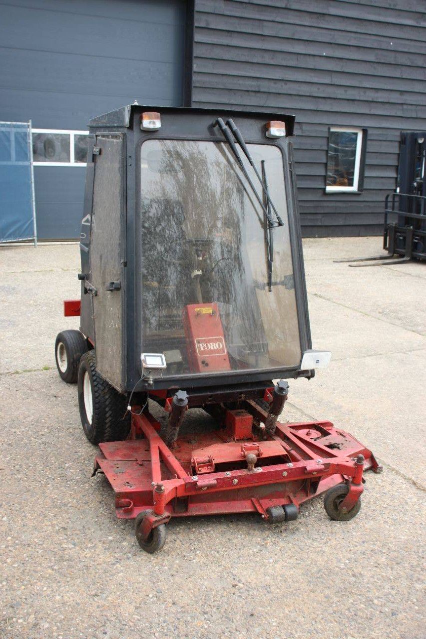 Toro 220D Diesel-Aufsitzmäher