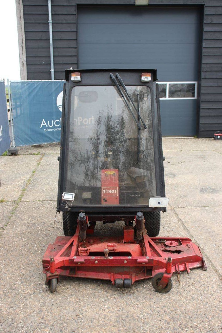 Toro 220D Diesel-Aufsitzmäher