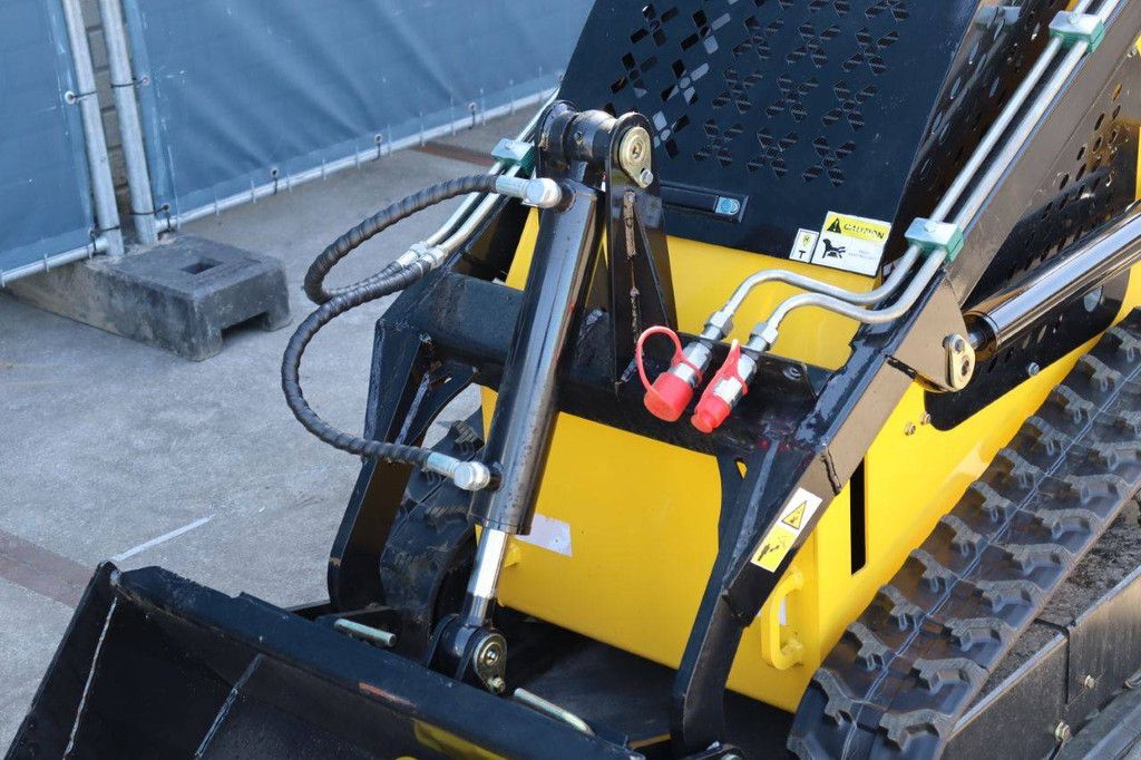 Skid steer loader LH T360 Petrol 8.7kW New