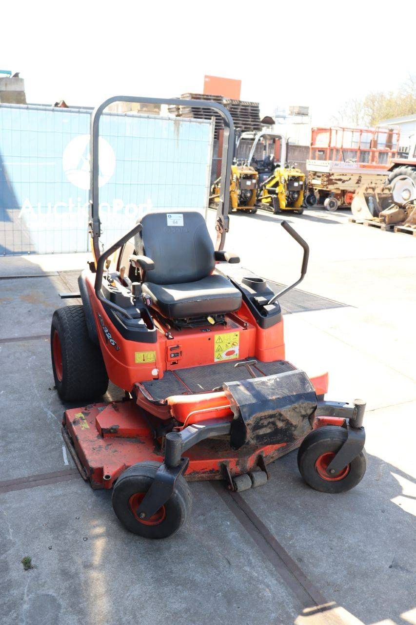 Kubota ZD326 Diesel-Aufsitzmäher