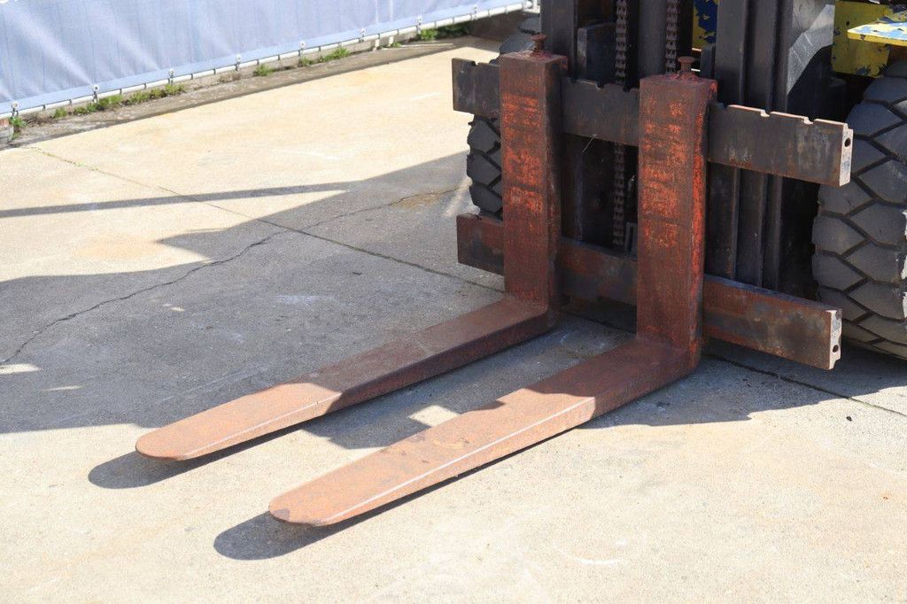 Halla HDF 30 Diesel-Gabelstapler, 2200 kg, 4,7 m