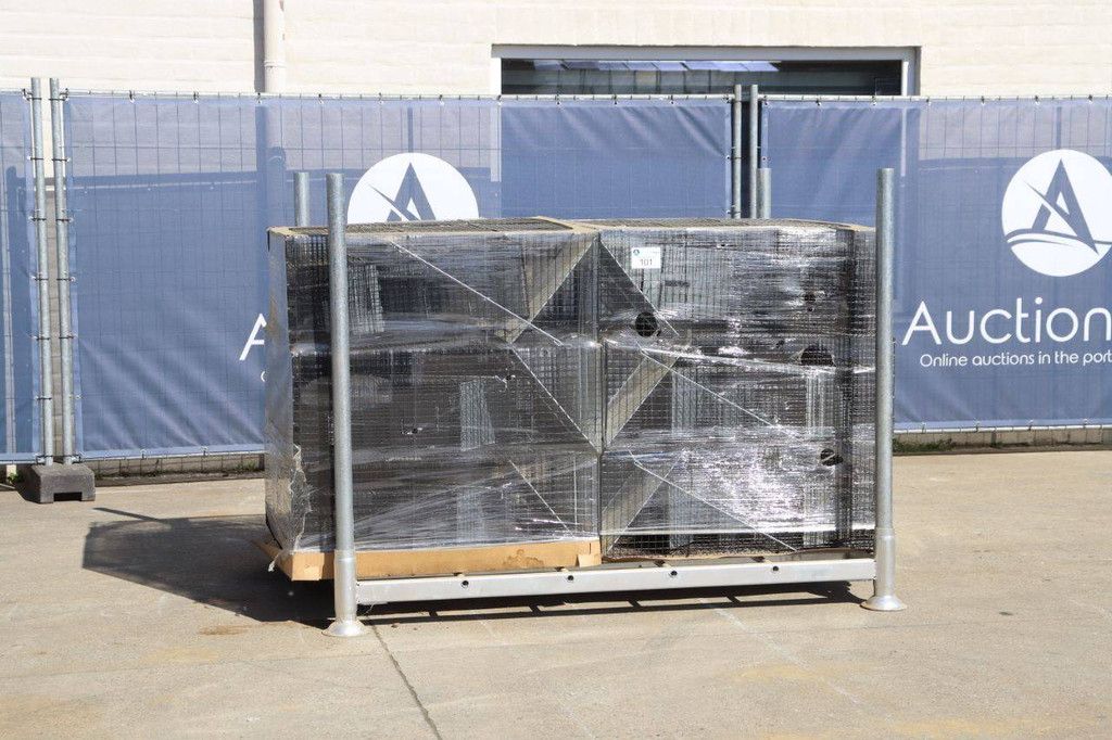 Charge von Lager-Gittercontainern