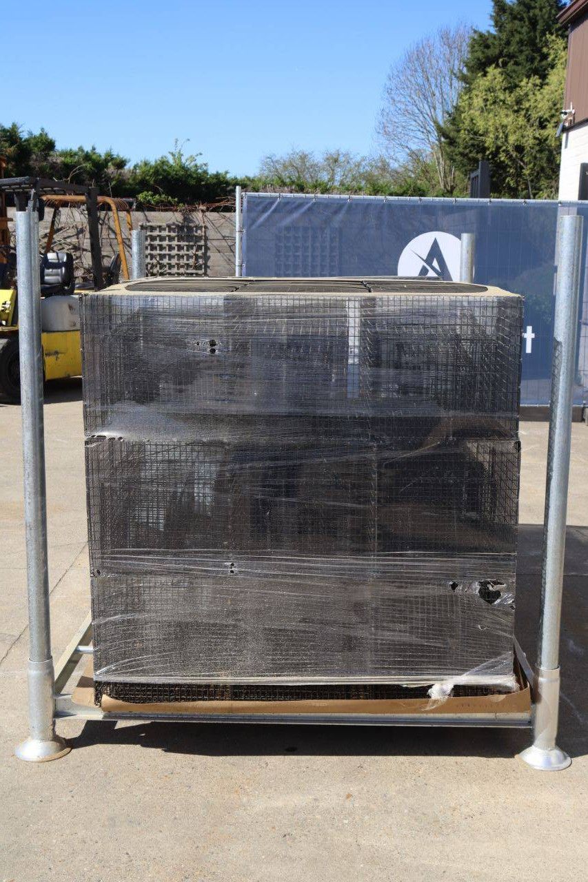 Charge von Lager-Gittercontainern