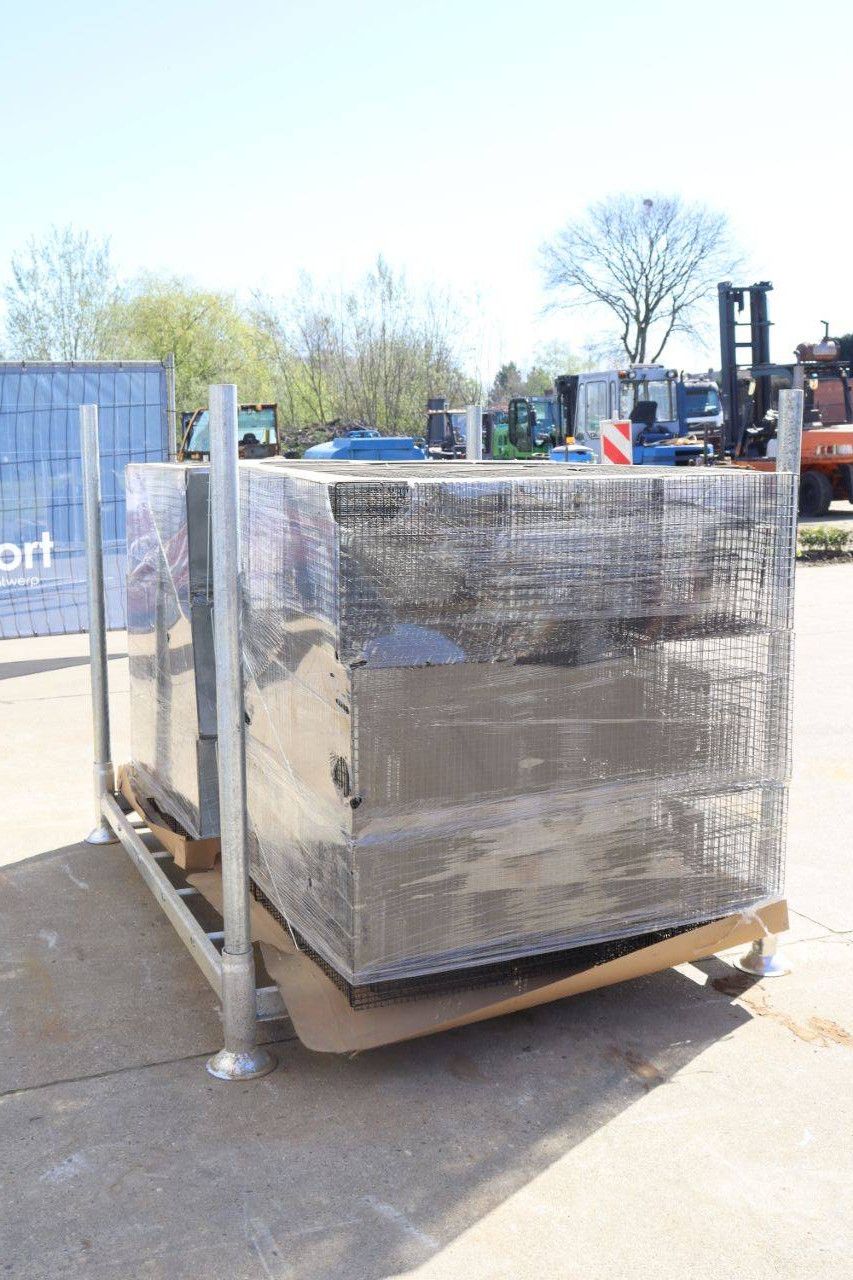 Charge von Lager-Gittercontainern