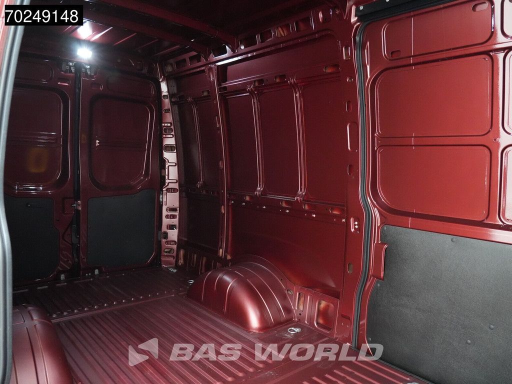 Iveco Daily 35C21 BPM VRIJ! 3.0L Automaat 2x Schuifdeur 210PK L2H2 Dubbellucht 2025-Model 3,5t Trekhaak ACC LED Navi Camera Parkeersensoren Euro6 L2 12m3 Klima AHK