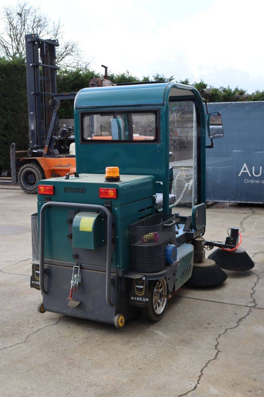 Nycheki Electric Sweeper