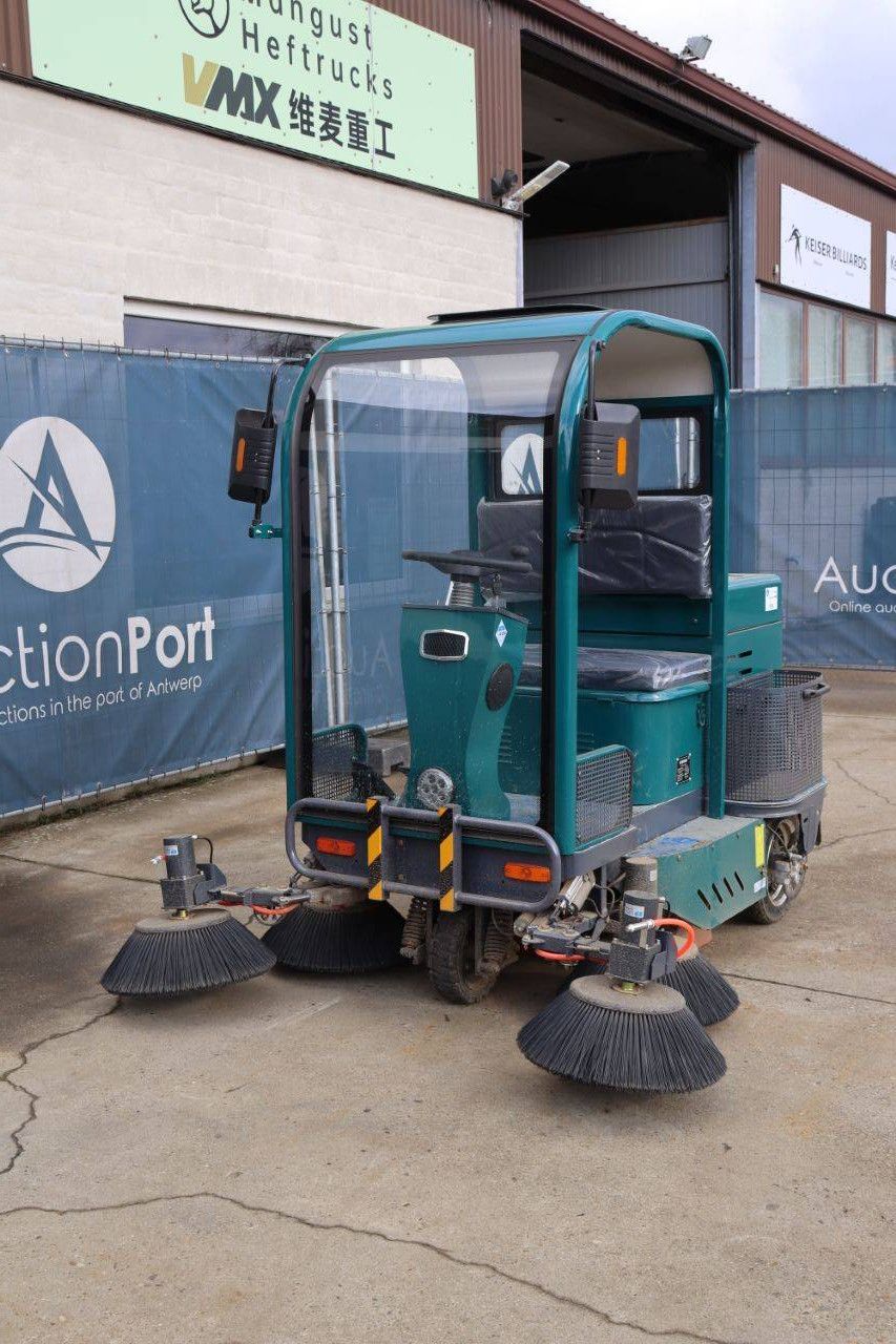Nycheki Electric Sweeper