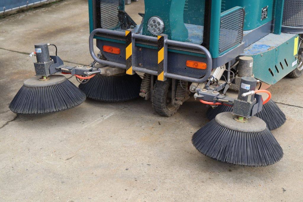 Nycheki Electric Sweeper