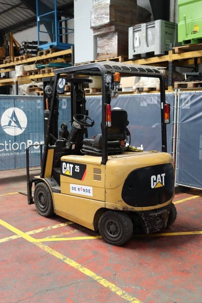 Caterpillar EP25K-PAC Elektrogabelstapler 2500 kg 4,5 m 2010
