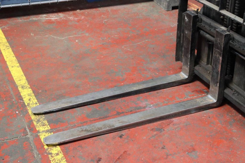 Caterpillar EP25K-PAC Elektrogabelstapler 2500 kg 4,5 m 2010