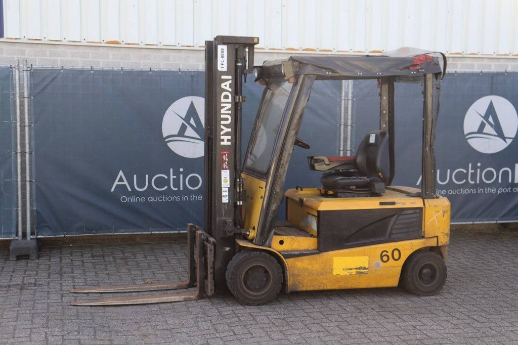 Hyundai 20B-7 Electric Forklift 1745kg 4.74m 2011