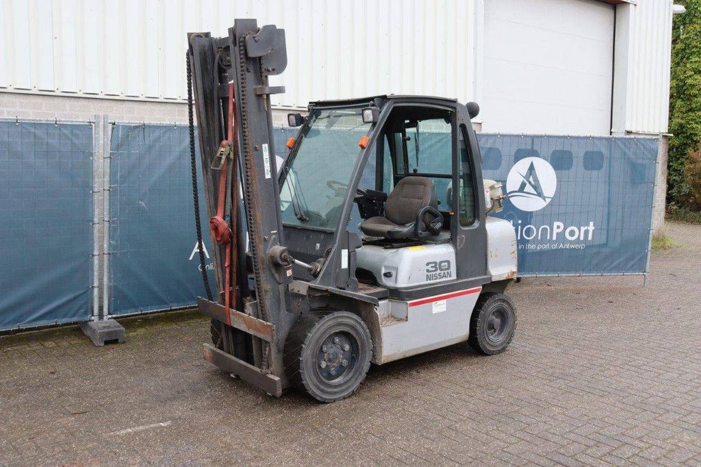 Nissan 30 LPG Forklift 2850kg