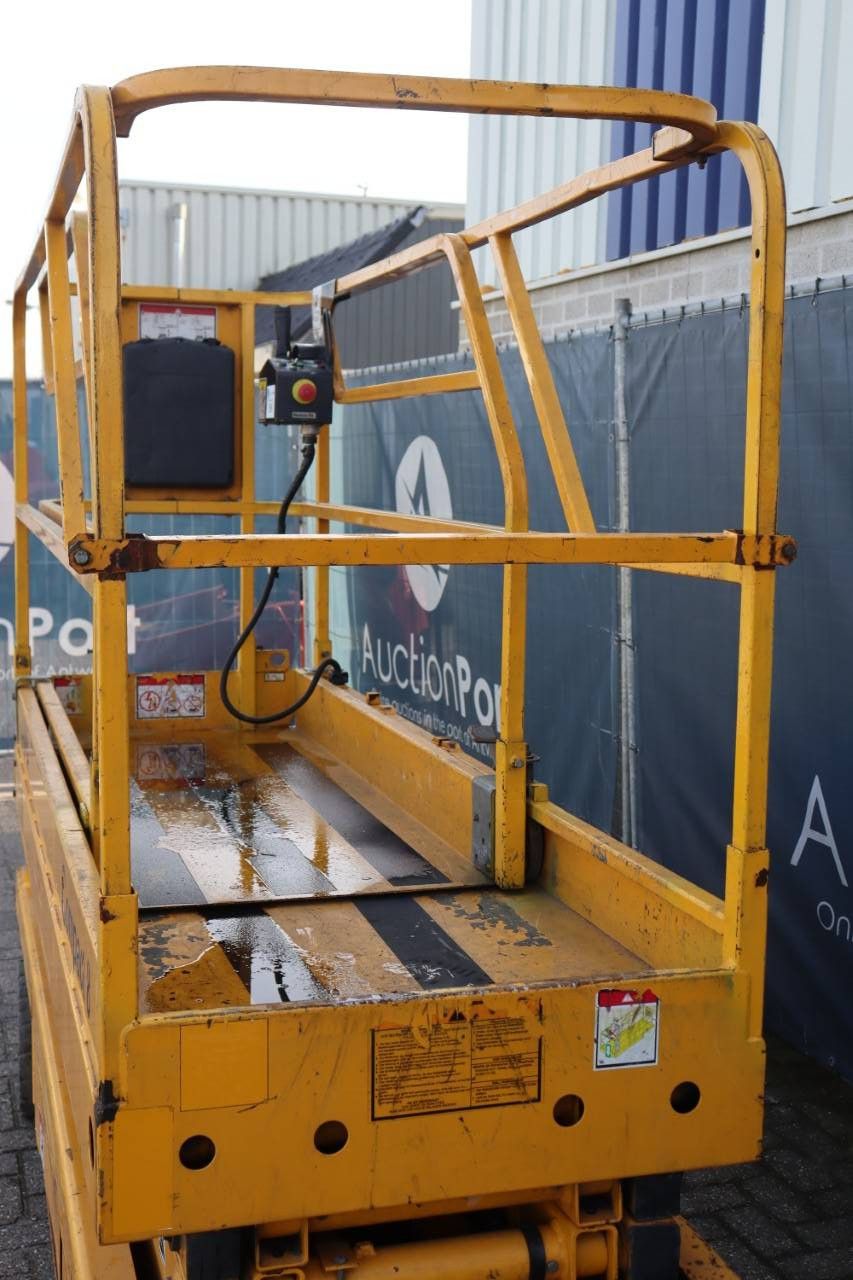 Scherenbühne Haulotte Compact 8 Electric 8m 2012