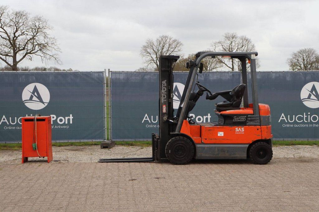 Toyota 7FBMF25 Electric Forklift 2500kg 4.3m 2010