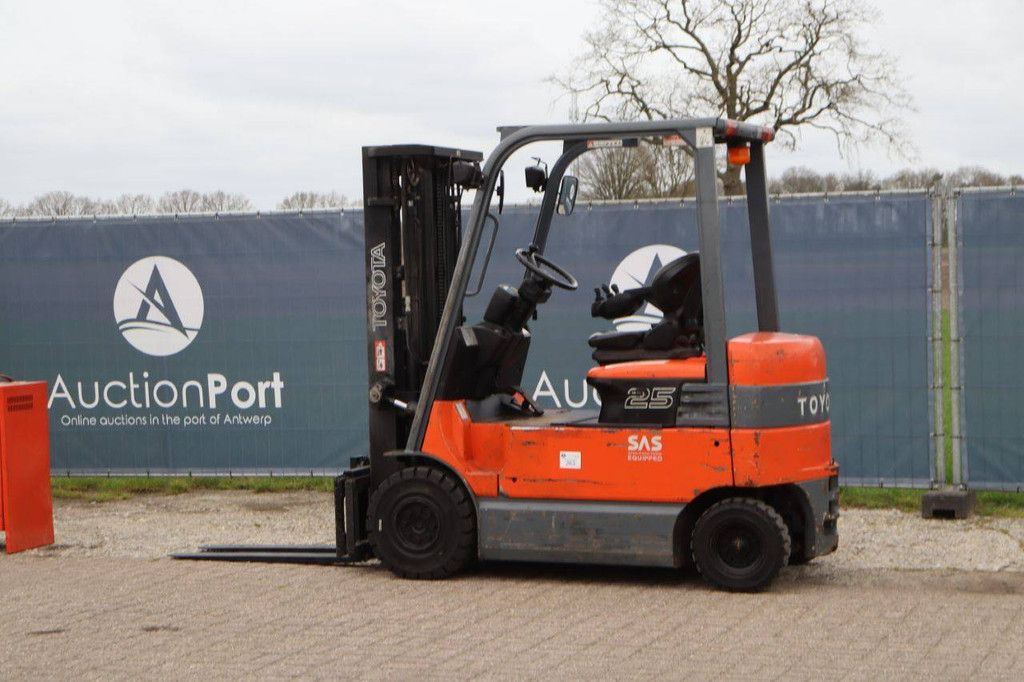 Toyota 7FBMF25 Electric Forklift 2500kg 4.3m 2010